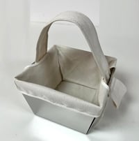 Square basket high base with cream linen fabric - صورة 7