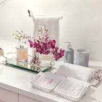 Set of flowers rect tray with towel stand - صورة 1