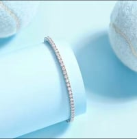 سوار تنس مويسانيت D/VVS1 | فضة 925 مطلية ذهب أبيض 18K | 3mm | عدة مقاسات - صورة 4