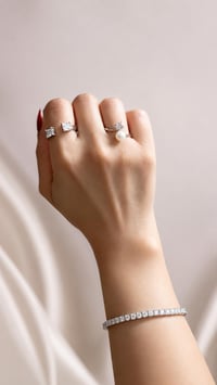 خاتم مويسانيت مفتوح حجرين Princess Cut | فضة 925 مطلية ذهب أبيض 18K | قابل للتعديل - Image 4