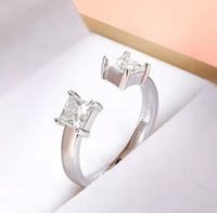 خاتم مويسانيت مفتوح حجرين Princess Cut | فضة 925 مطلية ذهب أبيض 18K | قابل للتعديل - Image 1