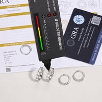 Bold Elegance حلق هوب مويسانيت (Moissanite) 4mm  | فضة 925 - Image 6