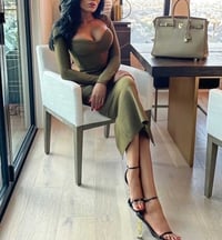 فستان بأكمام طويلة للركبة - صورة 2