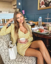 طقم تنورة قصيرة من قطعتين - صورة 7