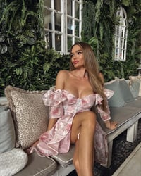 فستان بأكمام طويلة قصير - تسليم فوري - صورة 2