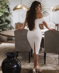 فستان مكشوف الأكتاف للركبة - صورة 4