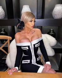 فستان مكشوف الأكتاف قصير - صورة 2
