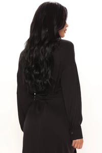 فستان بأكمام طويلة للركبة - صورة 4