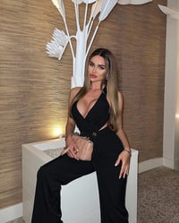 جمبسوت مكشوف الظهر  - صورة 1