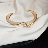 سوار لمعة المكعب – ذهبي قابل للتعديل - Image 5