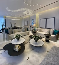 طاولة وسط ثلاث دوائر خشب بني غامق مع رخام ابيض - صورة 3