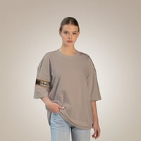 SADU Collection T-Shirt Sand - صورة 2