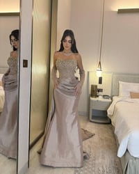 فستان سهرة شامبين فاخر بكورسيه مطرّز وتنورة درابيه ملكية - صورة 5