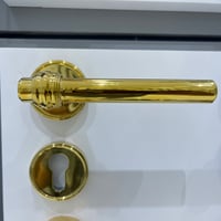 مسكات ابواب مفصول ذهبي  - صورة 1