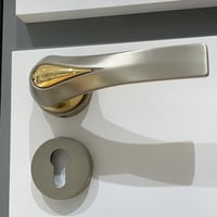 مسكات ابواب مفصول  - صورة 1