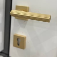 مسكات ابواب مفصول ذهبي مطفي  - صورة 1