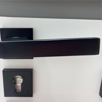 مسكات ابواب خشب مفصول لون اسود - صورة 1