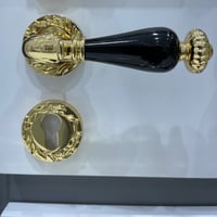 مسكات ابواب مفصول ذهبي اسود  - صورة 1