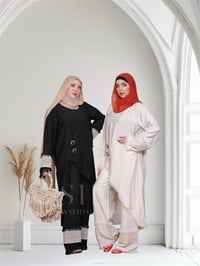 Linen Suit with Delicate Guipure – Effortless Elegance - Image 3