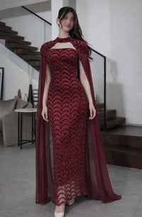 فستان سهرة عنابي داكن - صورة 3