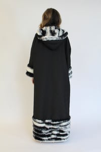 Chic Farwa  - Image 4
