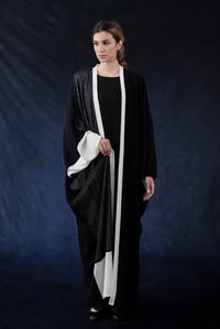 كريب فاخر أسود وابيض - صورة 1