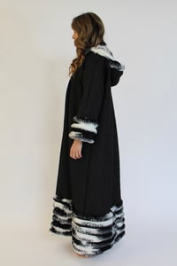 Chic Farwa  - Image 3