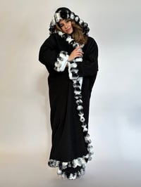 Chic Farwa  - Image 1