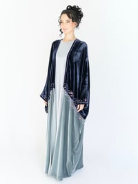 عباية مخمل لونين - صورة 2
