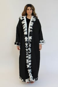 Chic Farwa  - Image 3