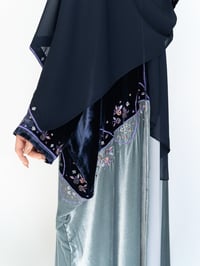 عباية مخمل لونين - صورة 5