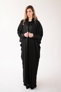 كريب وحرير ستان مخطط أسود - صورة 3
