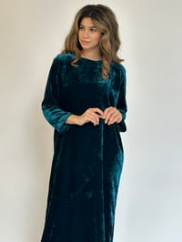 فستان مخمل أزرق دافيء  - صورة 2