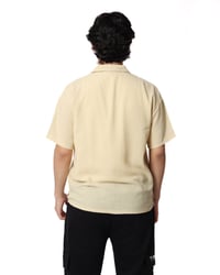 Yellow shirt - صورة 6