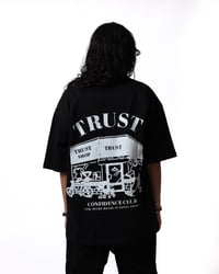 Black T-shirt - صورة 5