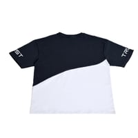 Grey and white T-shirt - صورة 2