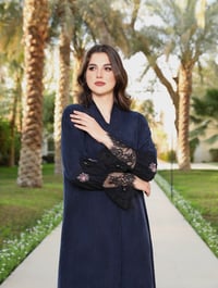 عباية حرير مغسول مطرزة - صورة 3
