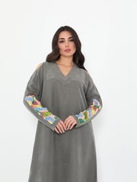 ثوب لينن مغسول بتطريز الأكمام - صورة 2