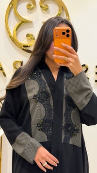 عباية كريب مطرزة - صورة 2