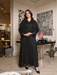 عباية حرير مادلين مطرزة - صورة 1