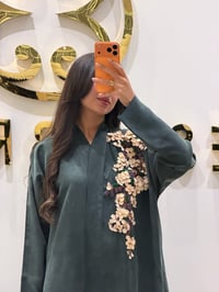 عباية حرير مغسول اخضر مطرزة - صورة 2