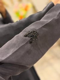 عباية حرير مغسول مطرزة - صورة 3