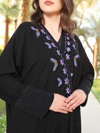 عباية كريب مطرزة  - صورة 3