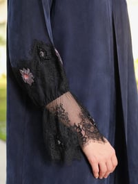 عباية حرير مغسول مطرزة - صورة 2