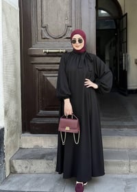 Copy of عباية بتصميم راقٍ - صورة 3