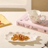  مق قهوة قزاز بطابع زهري – تصميم الزهور الأنيق - صورة 2