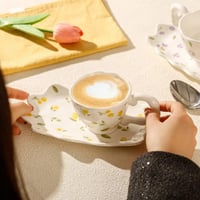  مق قهوة قزاز بطابع زهري – تصميم الزهور الأنيق - صورة 4