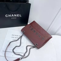 شنطة نسائية ماركة شانيل - صورة 5
