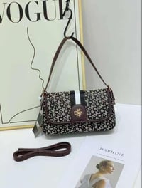 شنطة نسائية ماركة دكني - صورة 6