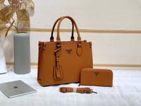 شنطة نسائية ماركة برادا - Image 5